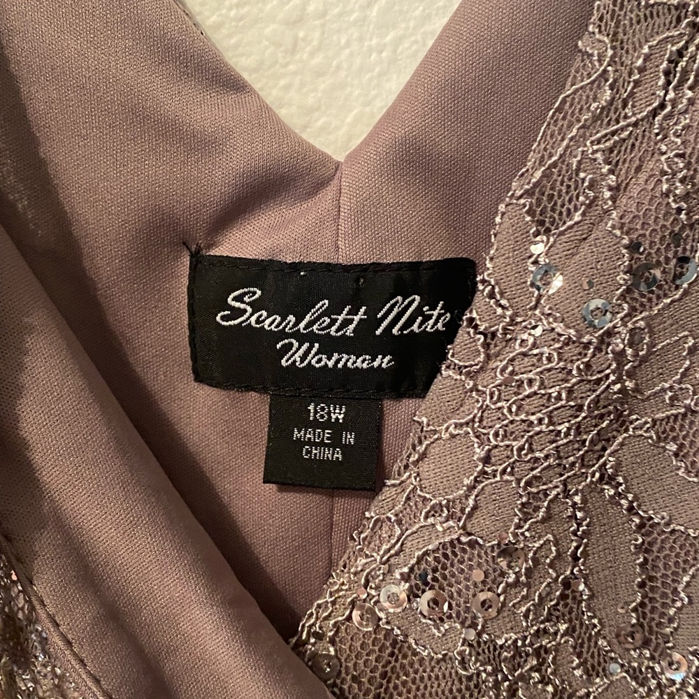 Dress - Picture 2 of 2